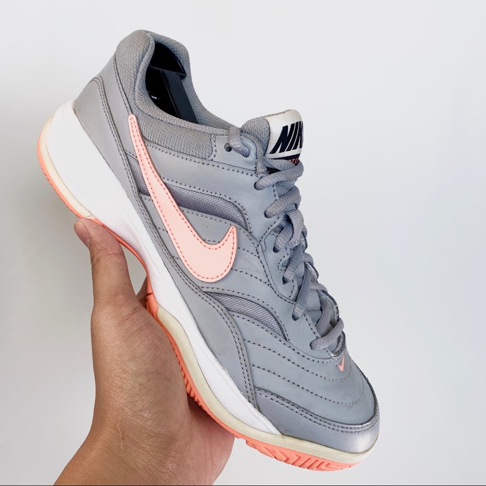Womens Nike Court Lite Tennis Shoes Size 7.5